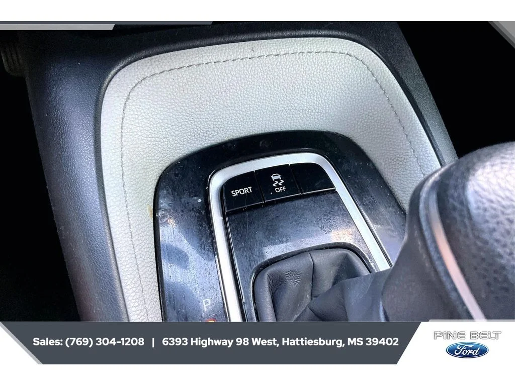 Used 2020 Barcelona Red Metallic Toyota SE image 22