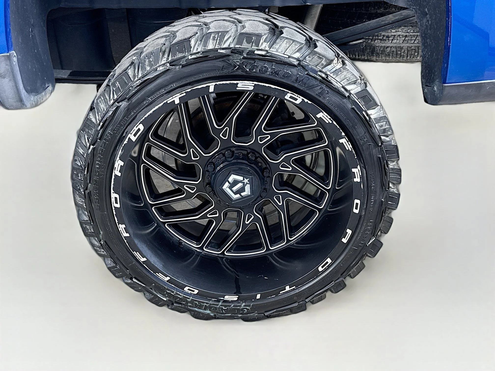 Used 2023 Glacier Blue Metallic Chevrolet RST image 33
