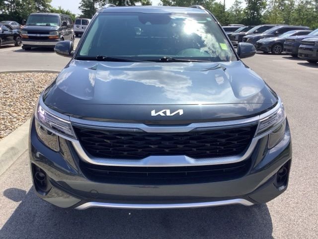 Used 2022 Black Kia EX image 2