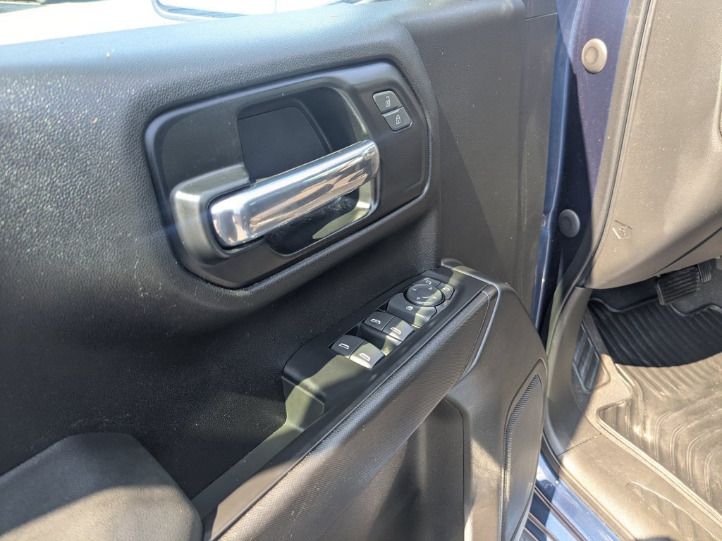 Used 2020 Northsky Blue Metallic Chevrolet Custom image 11