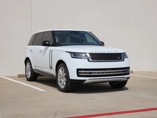 New 2026 Fuji White Land Rover SE image 2