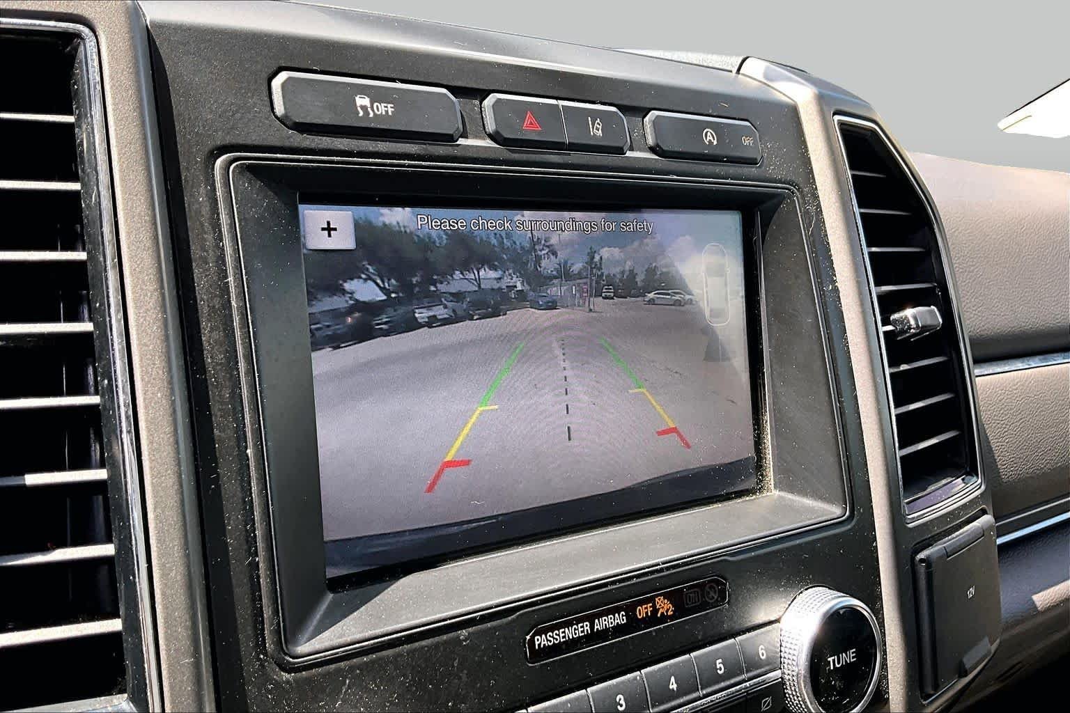 Used 2018 White Platinum Metallic Tri-Coat Ford XLT image 27