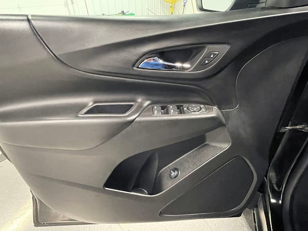 Used 2020 MOSAIC BLACK METALLIC Chevrolet LT image 21
