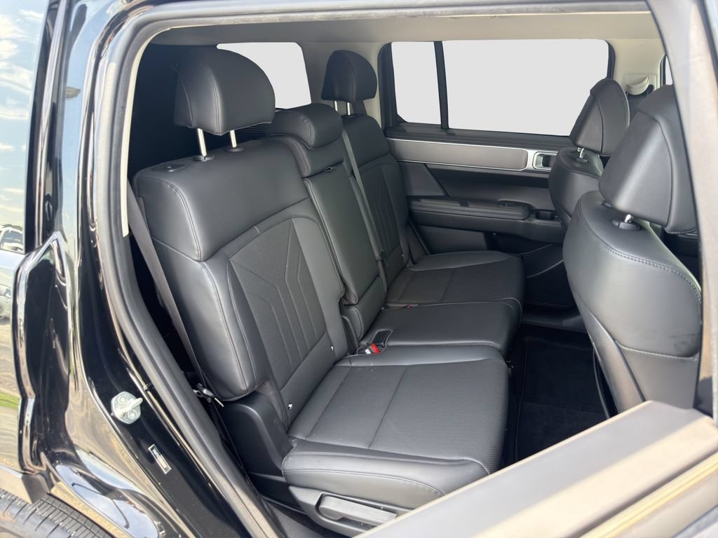 Used 2024 Black Hyundai SEL image 28