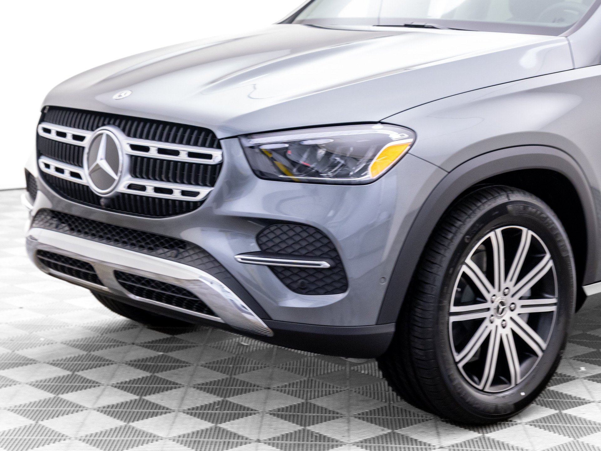 New 2026 Gray Mercedes-Benz GLE 350 image 34