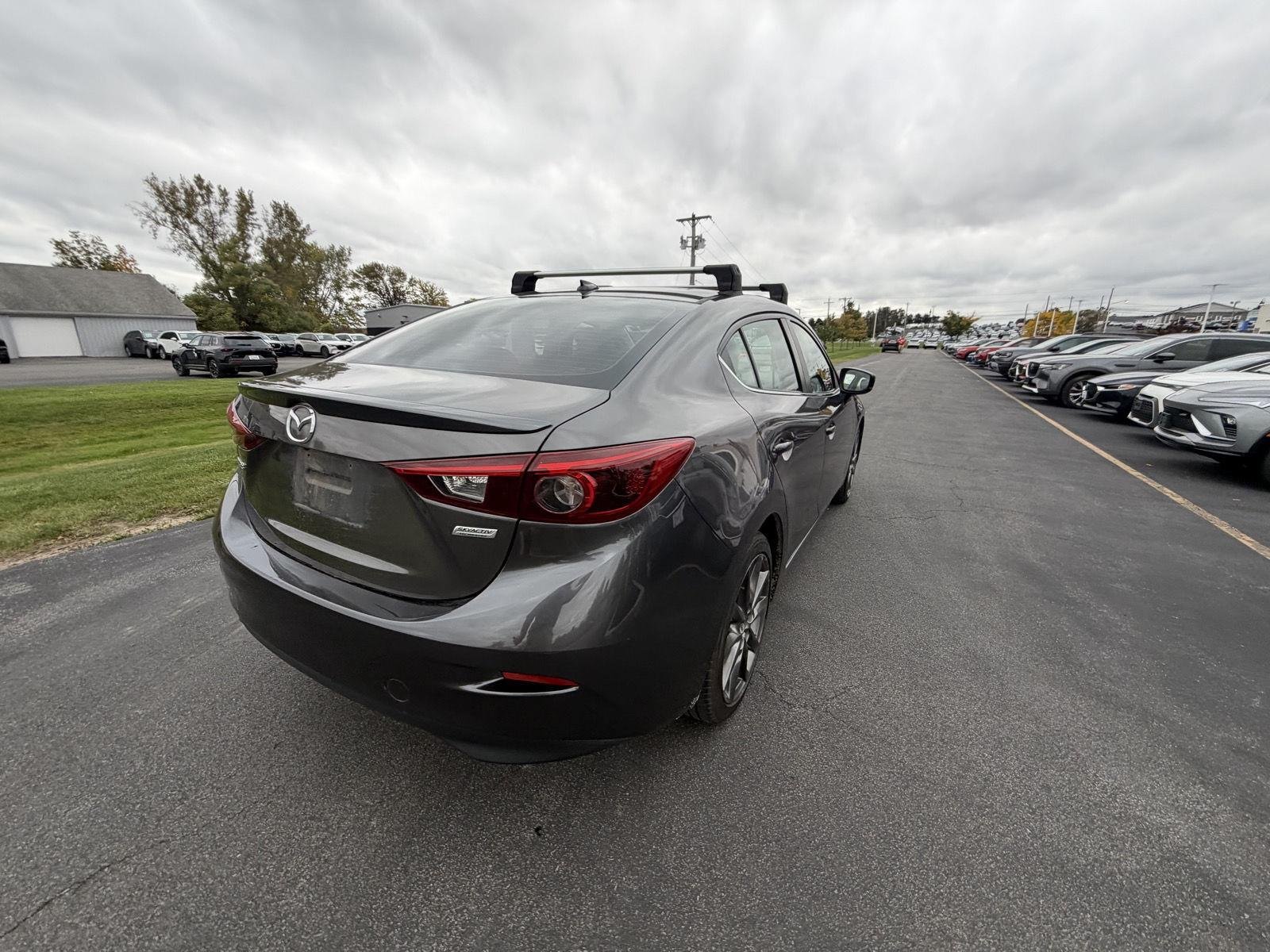 Used 2018 Machine Gray Metallic Mazda Grand Touring image 8