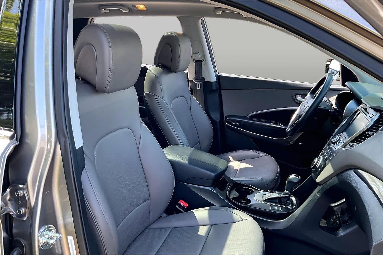 Used 2015 Mineral Gray Hyundai  image 9