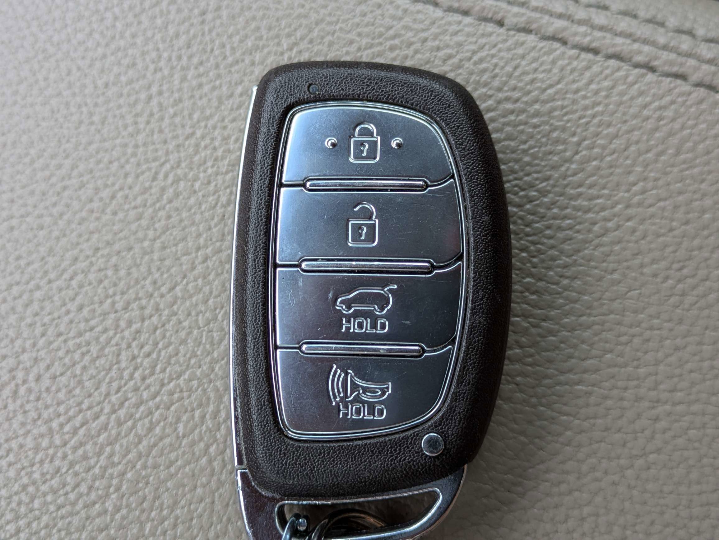 Used 2018 Black Noir Pearl Hyundai Limited image 35
