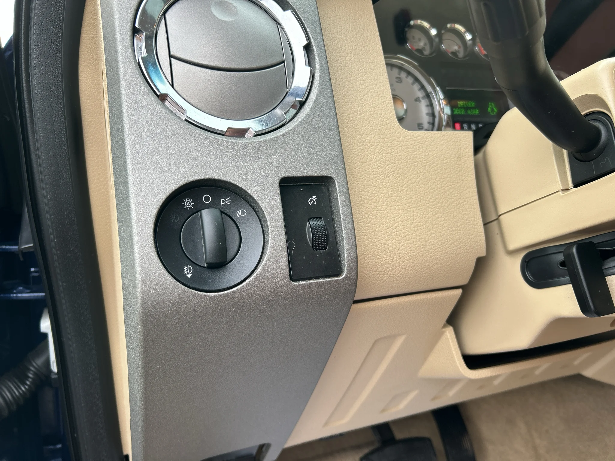 Used 2008 Dark Blue Pearl Clearcoat Metallic Ford King Ranch image 11