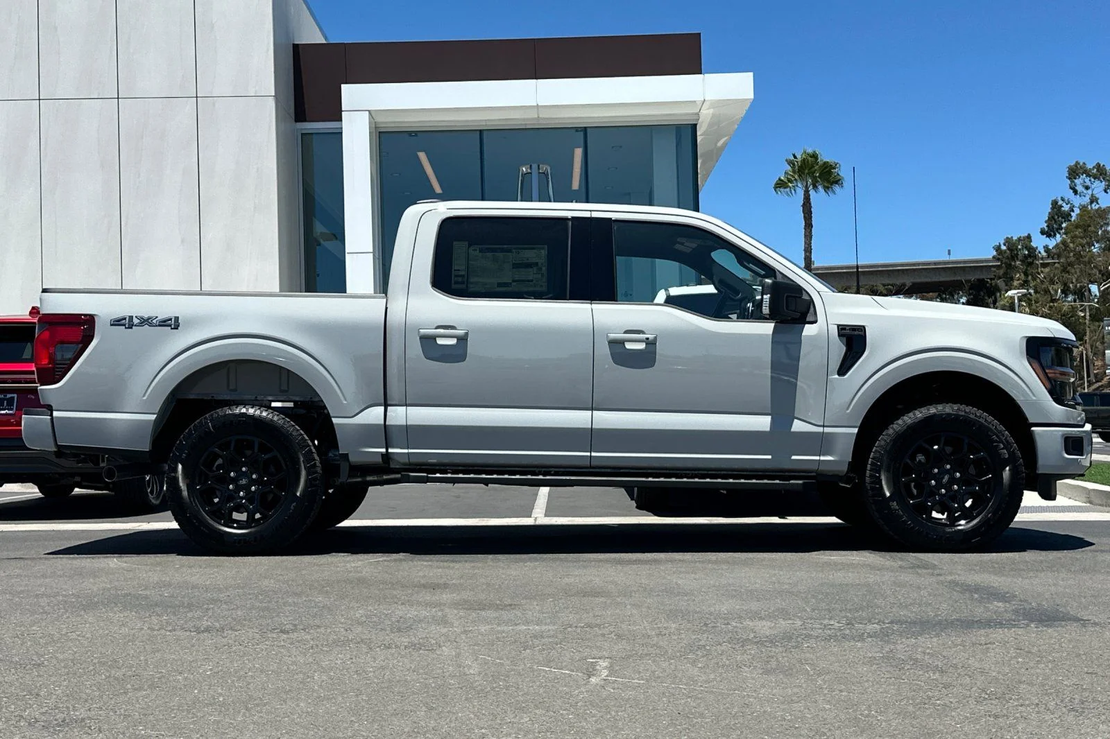 New 2026 Avalanche Ford XLT image 2
