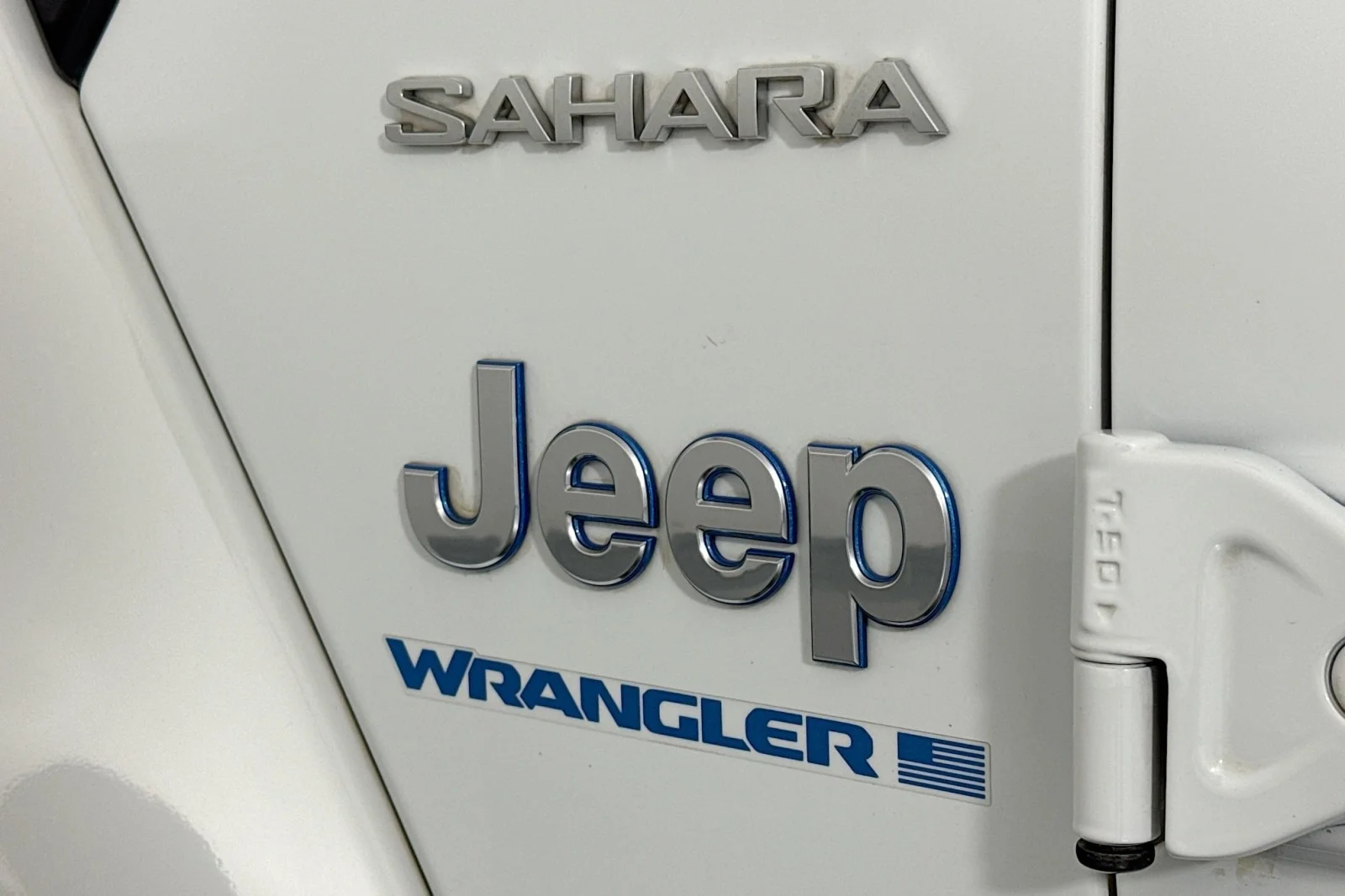 Used 2024 BRIGHT WHITE Jeep Sahara image 8