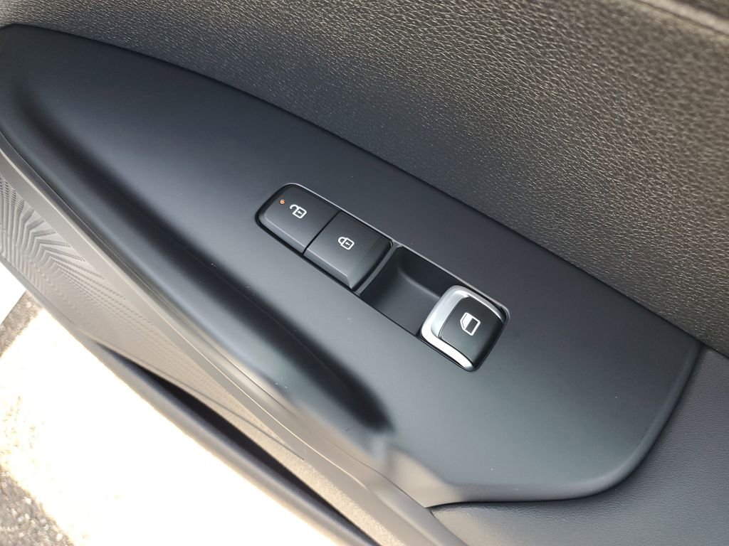 2026 Kia K5 LXS - Photo 15