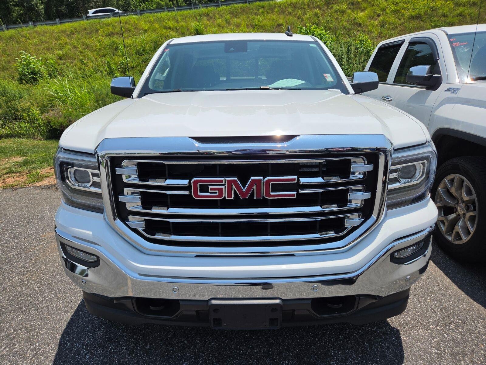 Used 2018 SUMMIT WHITE GMC SLT image 2