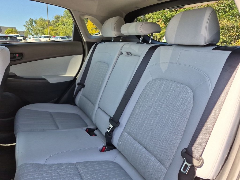 Used 2023 Black Hyundai SEL image 21