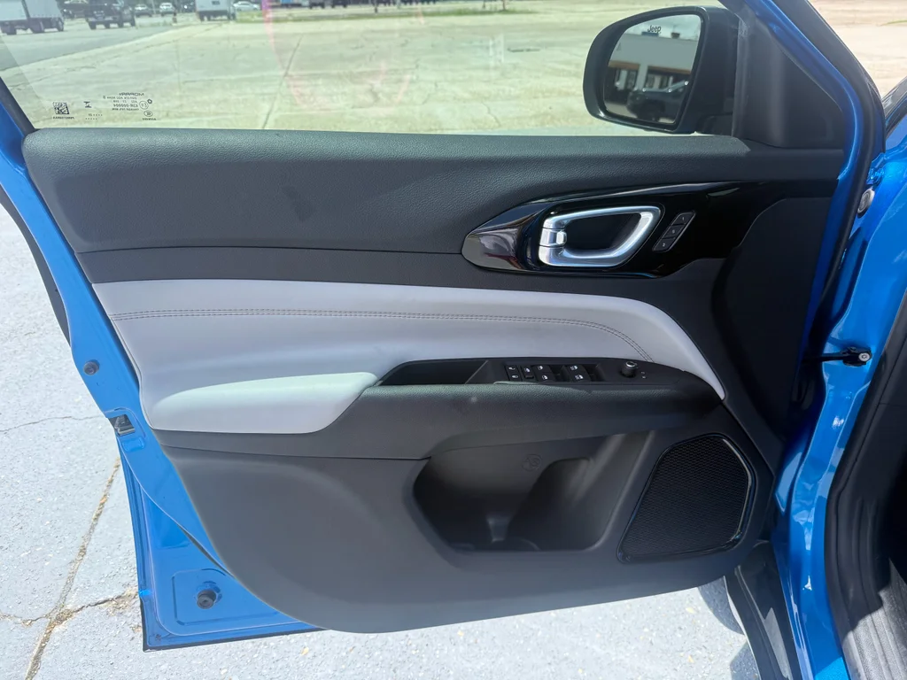 2023 Jeep Compass Limited - Photo 10