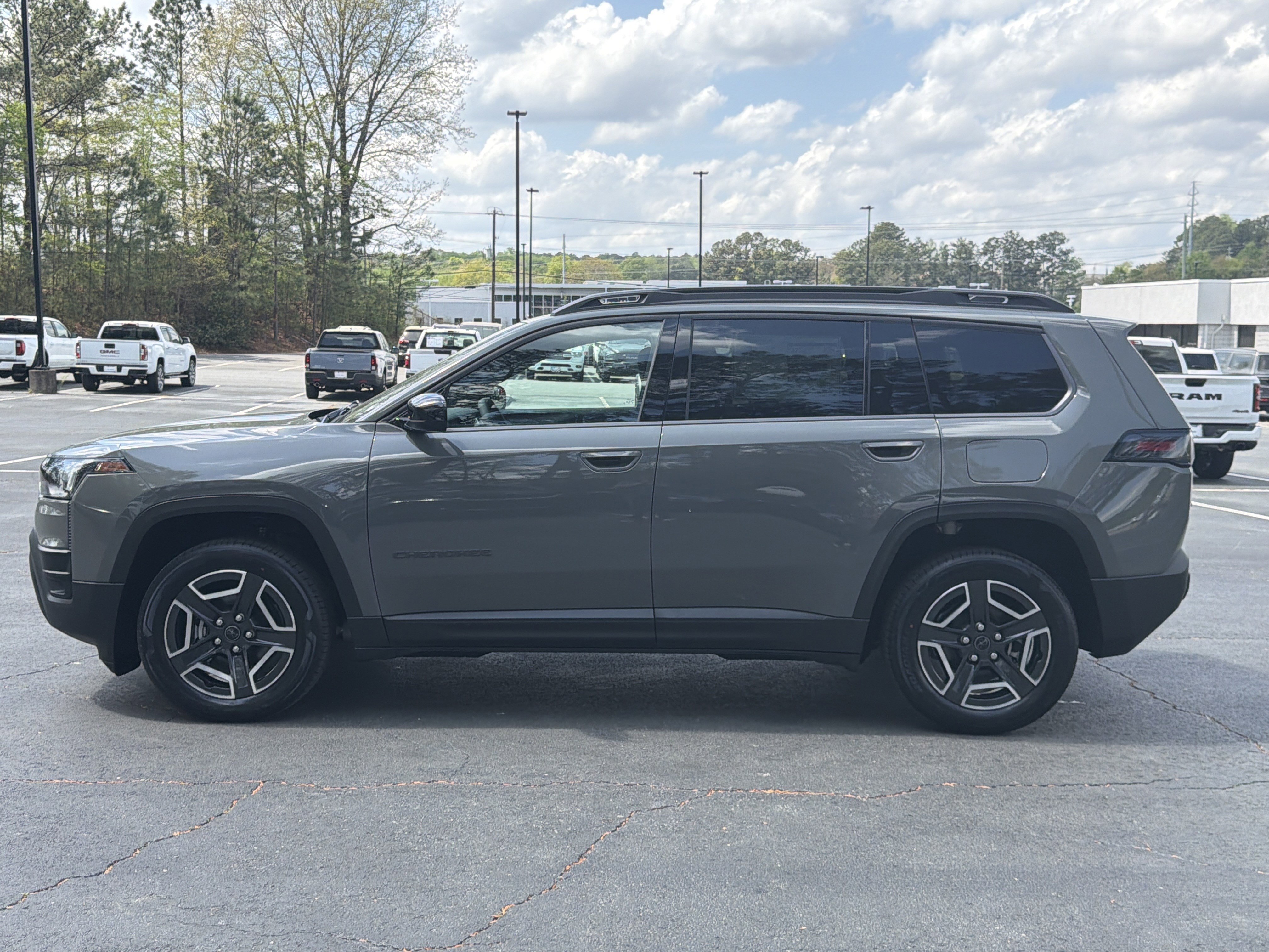 New 2026 Sting-Gray Clearcoat Jeep Laredo image 4
