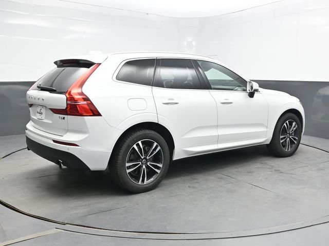 Used 2021 White Volvo T6 Momentum image 8