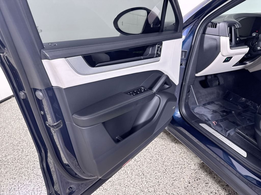 Used 2024 Blue Porsche Base image 13