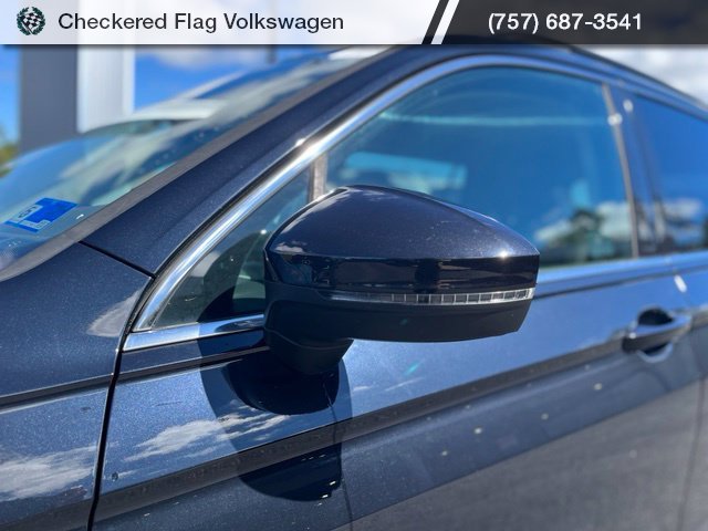 Used 2021 Deep Black Pearl Volkswagen 2.0T SE With 3rd Row image 2