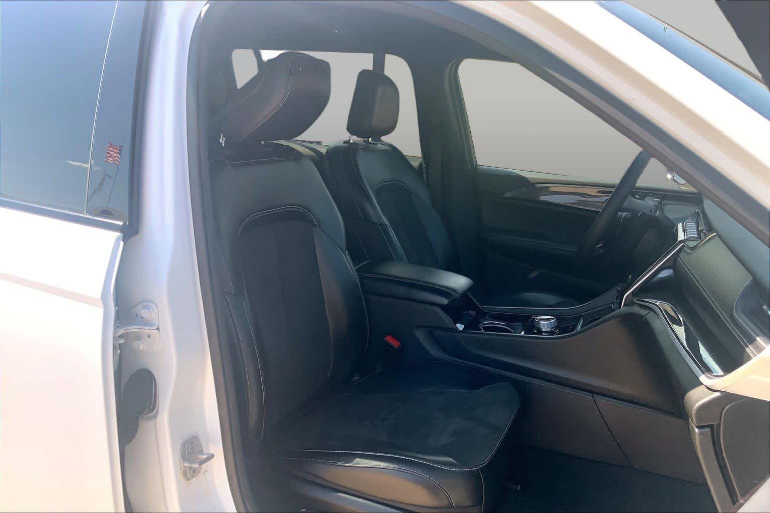 Used 2023 Bright White Clearcoat Jeep Altitude image 9