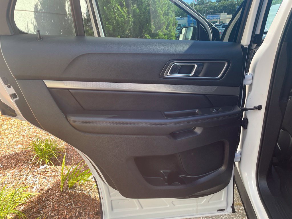Certified Used 2019 White Platinum Clearcoat Metallic Ford XLT image 24