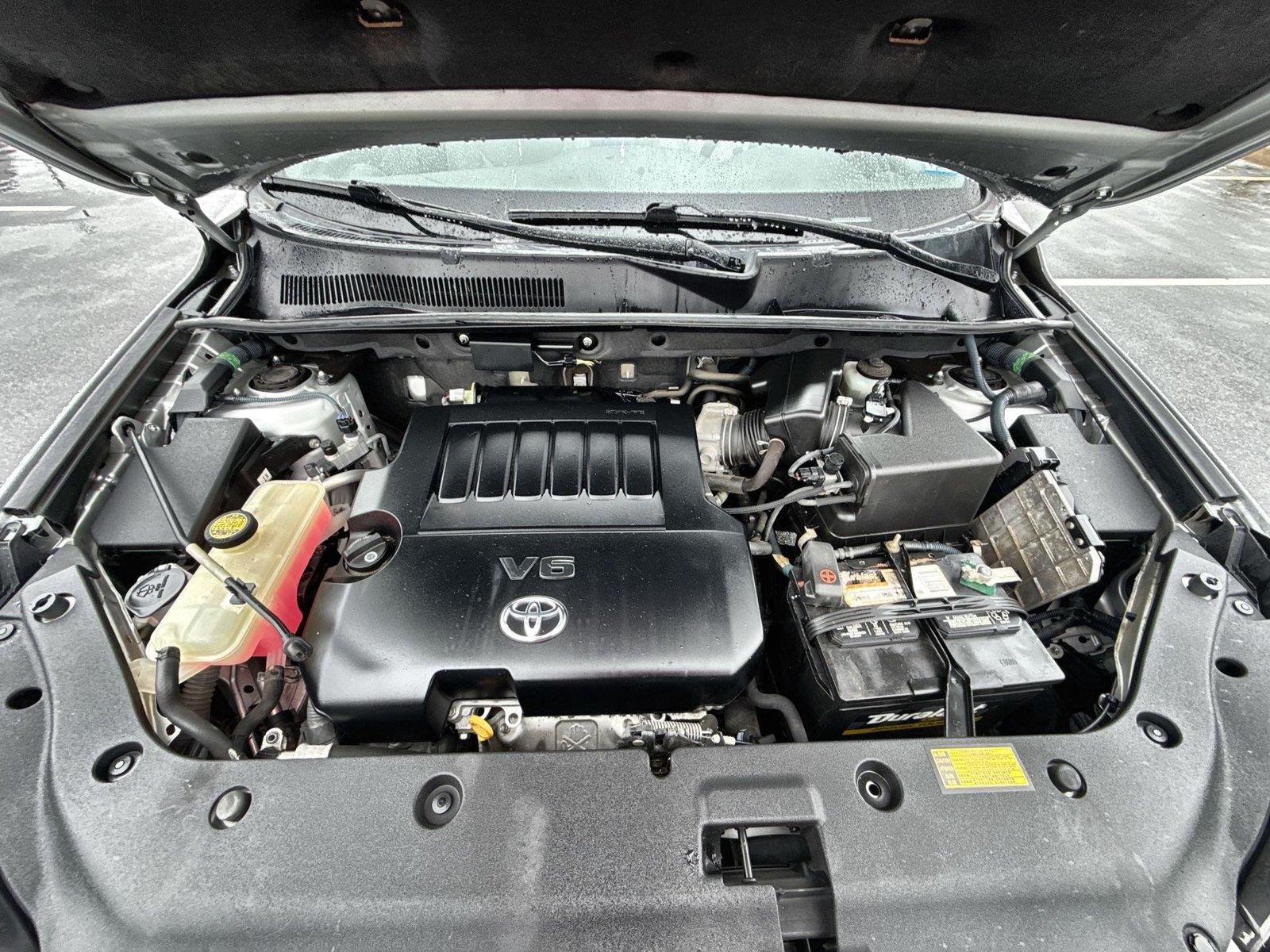 Used 2011 Classic Silver Metallic Toyota Limited image 36