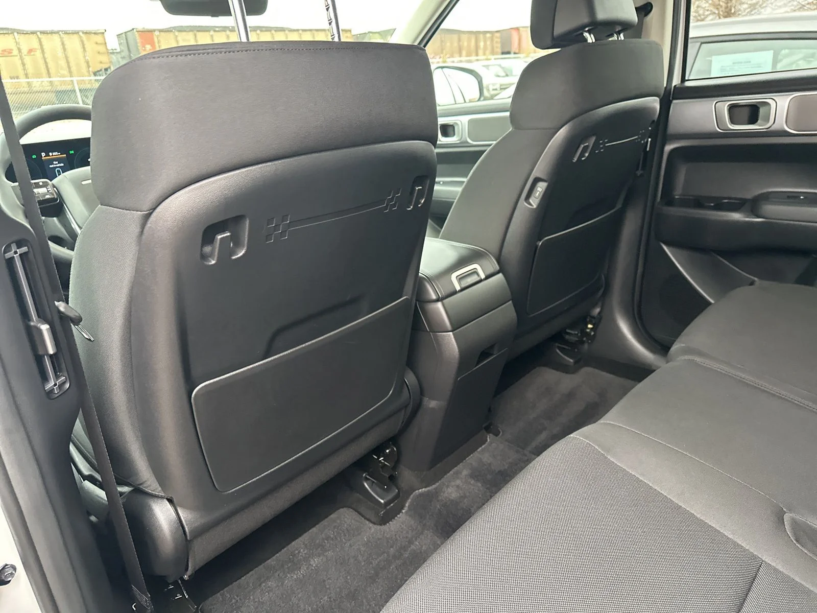 Used 2025 White Hyundai SE image 18