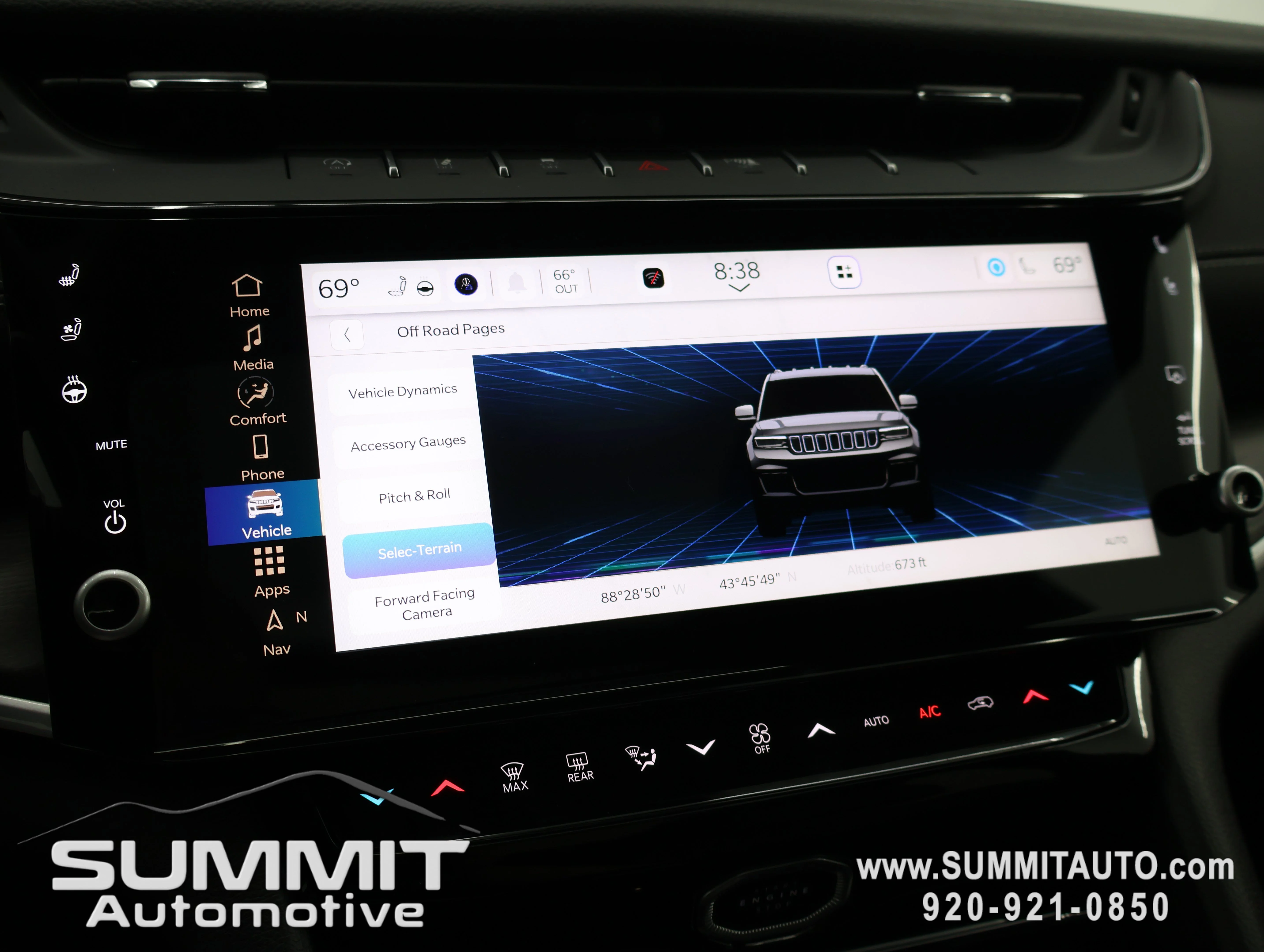 New 2026 Diamond Black Crystal Pearl-Coat Exterior Paint Jeep Limited Reserve image 68