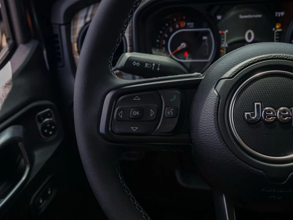 New 2026 Black Clear-Coat Exterior Paint Jeep 85th Anniversary Edition image 25