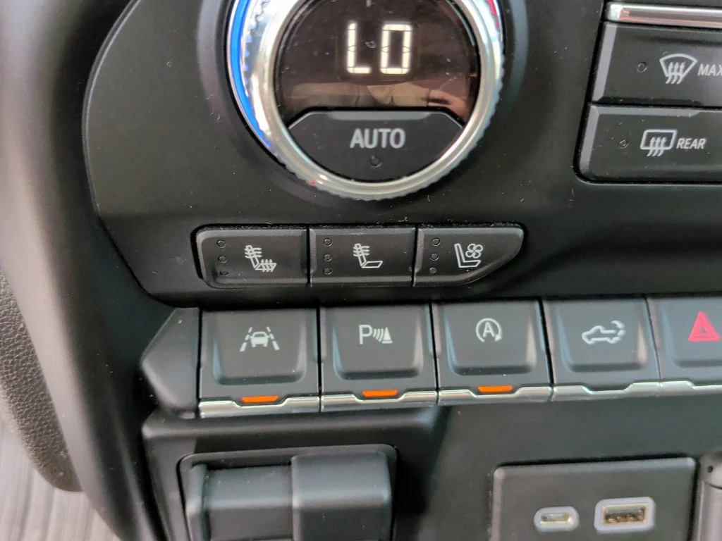 Used 2019 White GMC SLT image 28