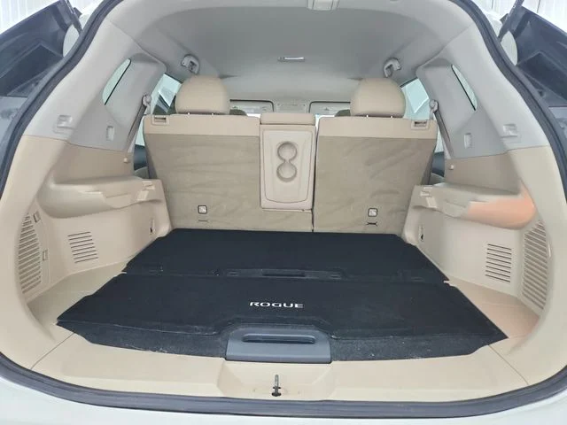 Used 2016 White Nissan SV image 40