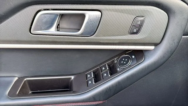 2025 Ford Explorer ST-LINE - Photo 22