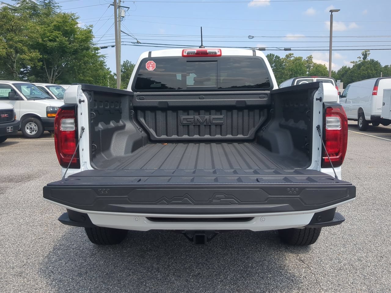 New 2026 Summit White GMC Elevation image 24