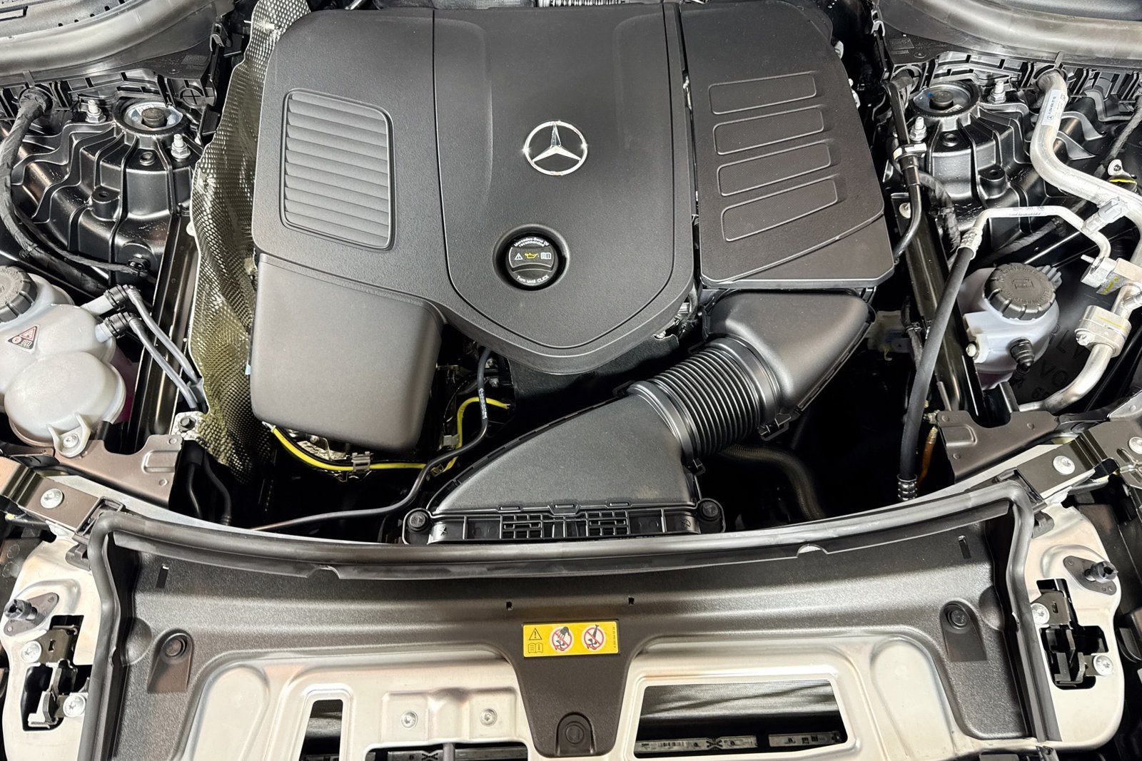 New 2026 MANUFAKTUR exclusive graphite grey magno Mercedes-Benz GLC 300 image 28