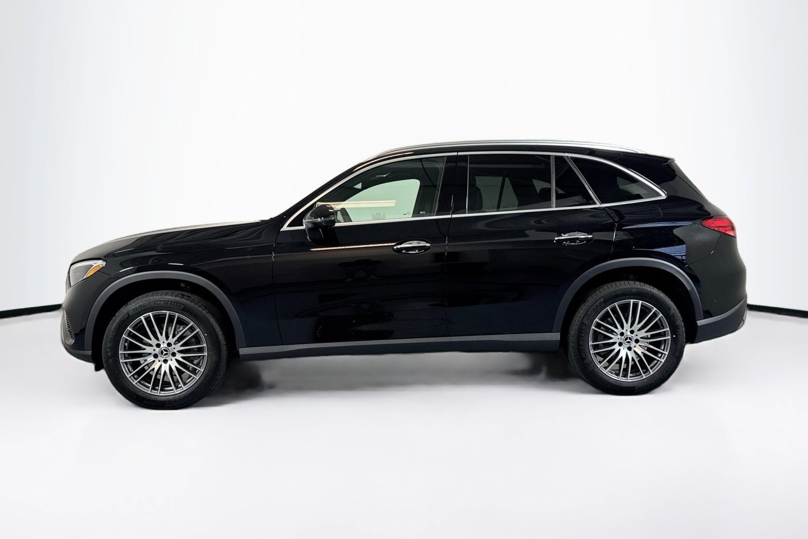 New 2026 Black Mercedes-Benz GLC 300 image 8