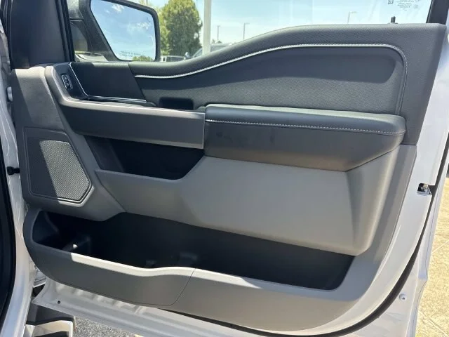New 2026 Oxford White Ford XLT image 46