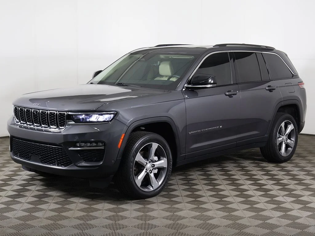 Used 2022 Gray Jeep Limited image 12