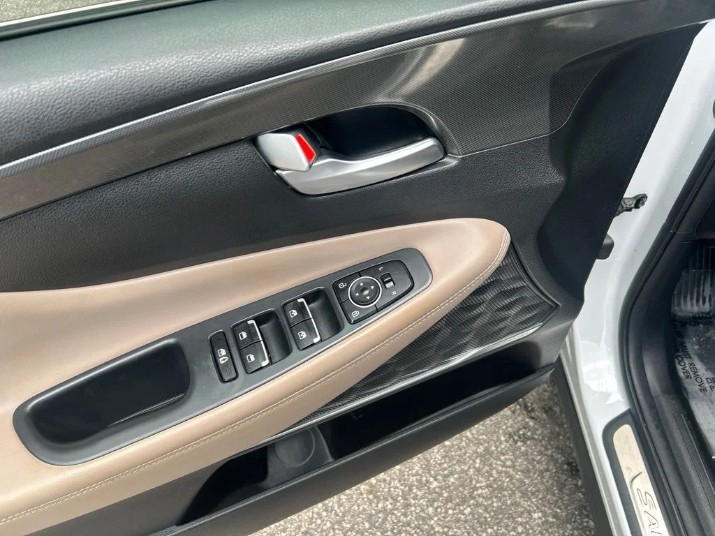 Used 2022 Gray Hyundai SEL image 15