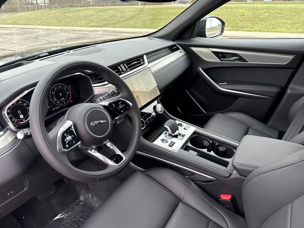 2026 Jaguar F-Pace R-Dynamic S - Photo 14