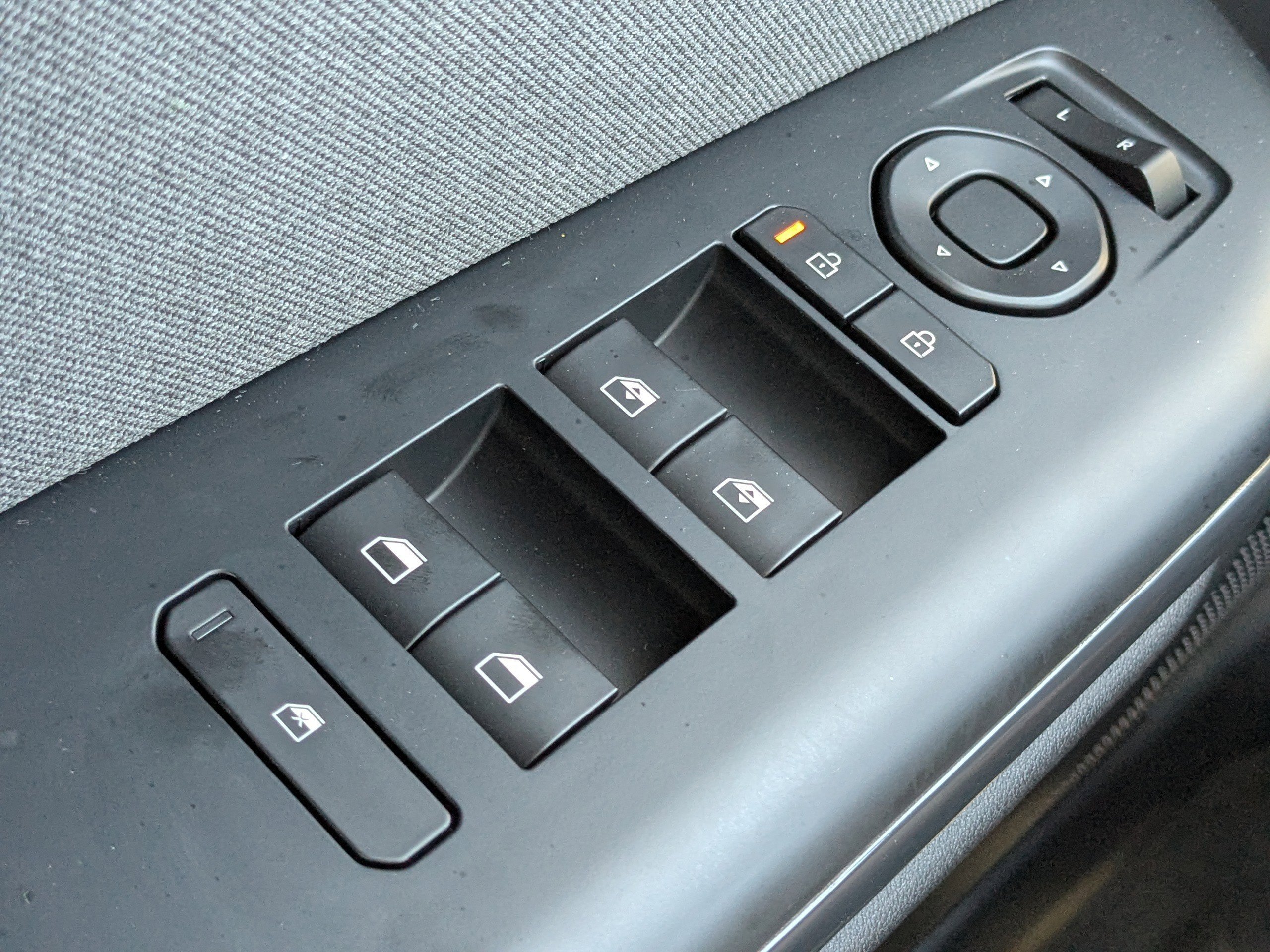 New 2025 Snow White Pearl Kia EX image 29