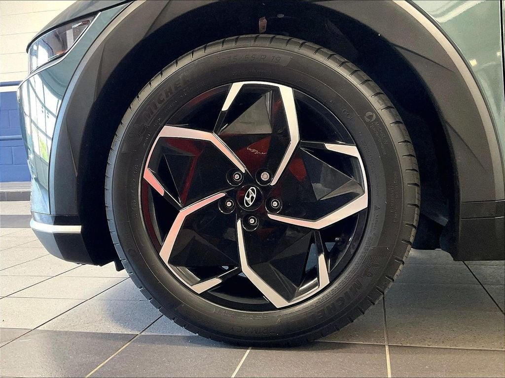 Certified Used 2024 Green Hyundai SEL image 7