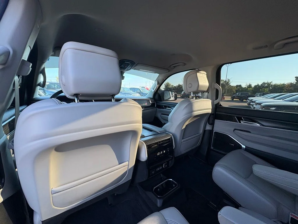 Used 2023 Silver Jeep Series II image 27