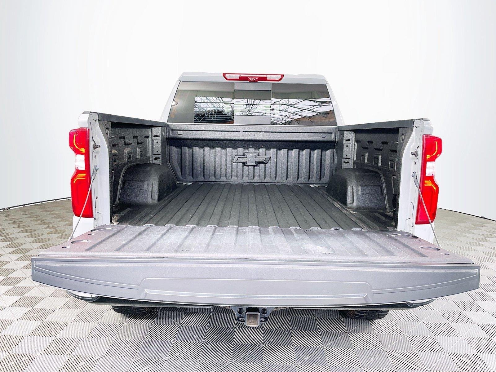 Used 2025 Slate Gray Metallic Chevrolet ZR2 image 29