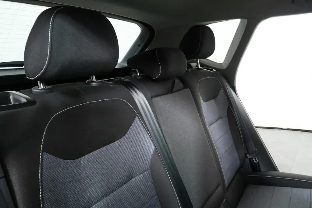 New 2026 Platinum Gray Metallic Volkswagen S image 19