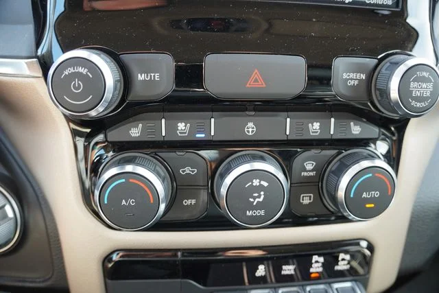Used 2020  Ram Laramie image 7