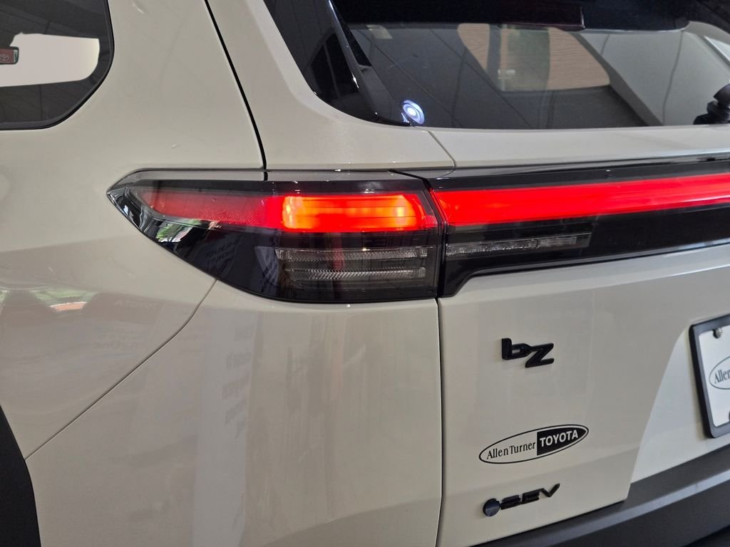 2026 Toyota bZ Woodland Woodland Premium - Photo 9