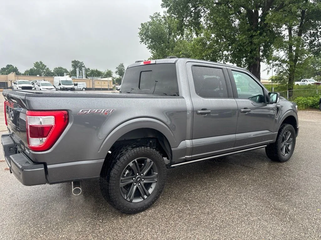 Used 2023 Gray Ford Lariat image 2
