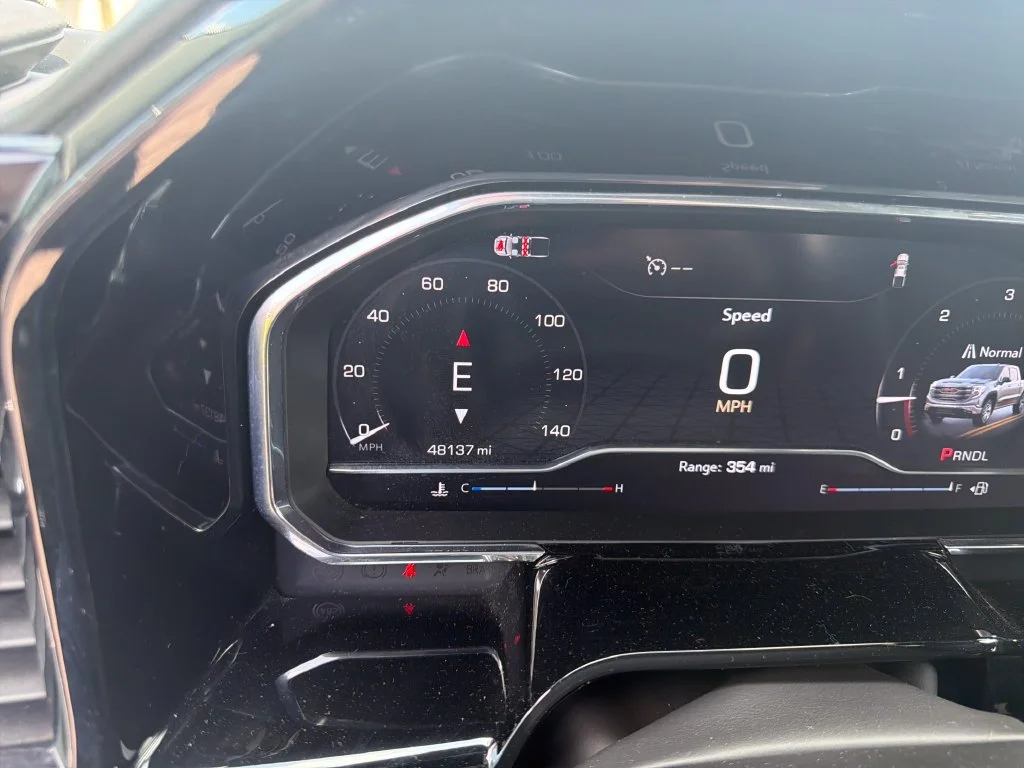 Used 2025 Black GMC SLT image 33