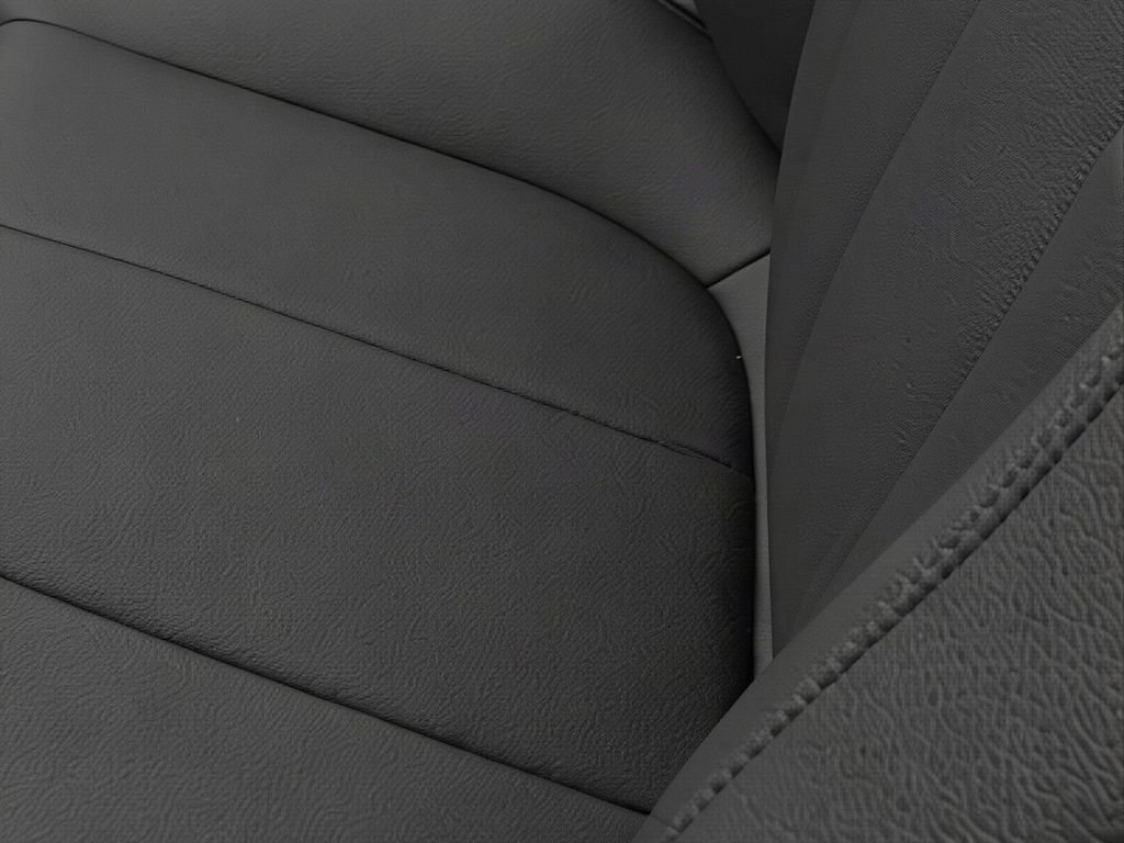 Used 2025  Mercedes-Benz GLA 250 image 32
