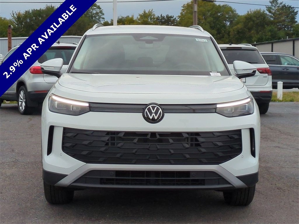 2025 Volkswagen Tiguan S photo 2